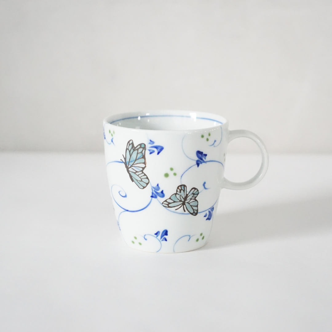 波佐見焼　　　　　　　　　【OUTLET -アウトレット-】　　　　胡蝶唐草　マグカップ